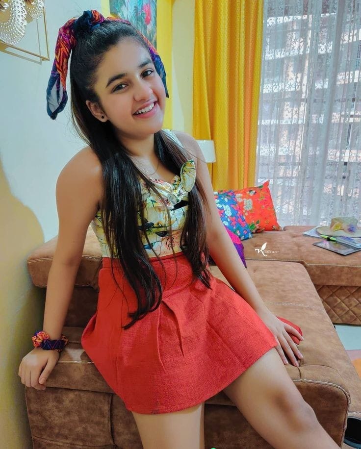 HELO GENTLEMEN CALL AND Whatsapp me DON T WEST MY TIME ONLY GENUINE PE