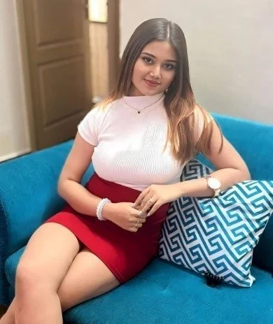 HALLO GENTLEMEN CALL AND Whatsapp me DON T WEST MY TIME ONLY GENUINE P
